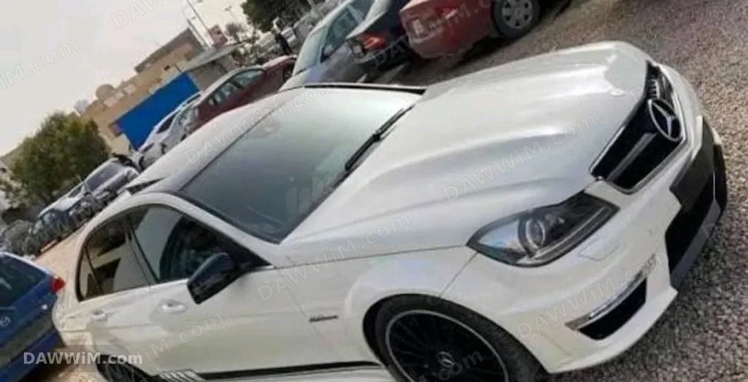 مرسيدس بينز C 300 موديل 2011
