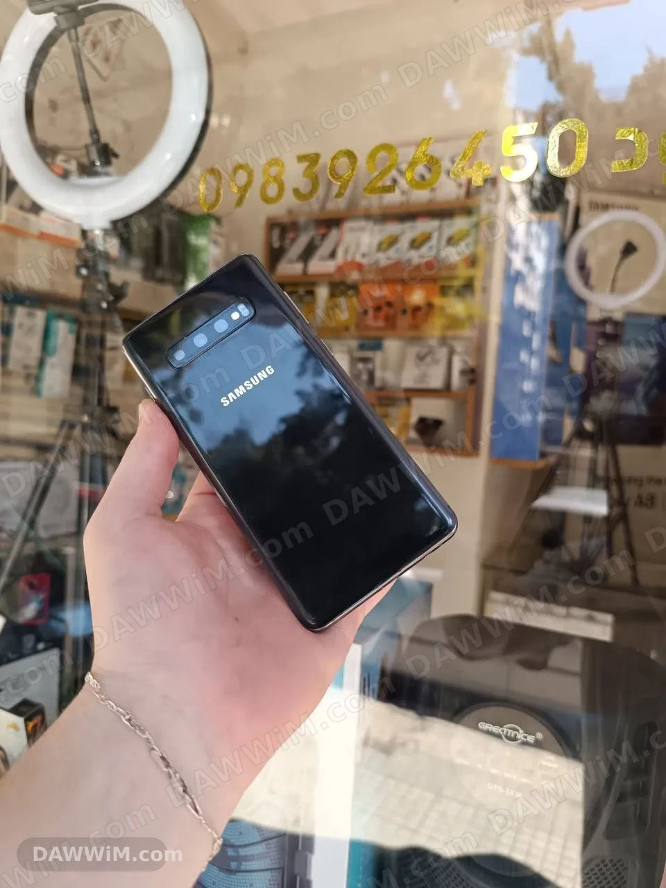 سامسونج Samsung S10 plus مستعمل للبيع أو المبادلة