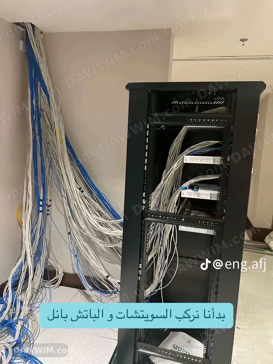 تركيب سويتشات وباتش بانل لشبكات الاتصال