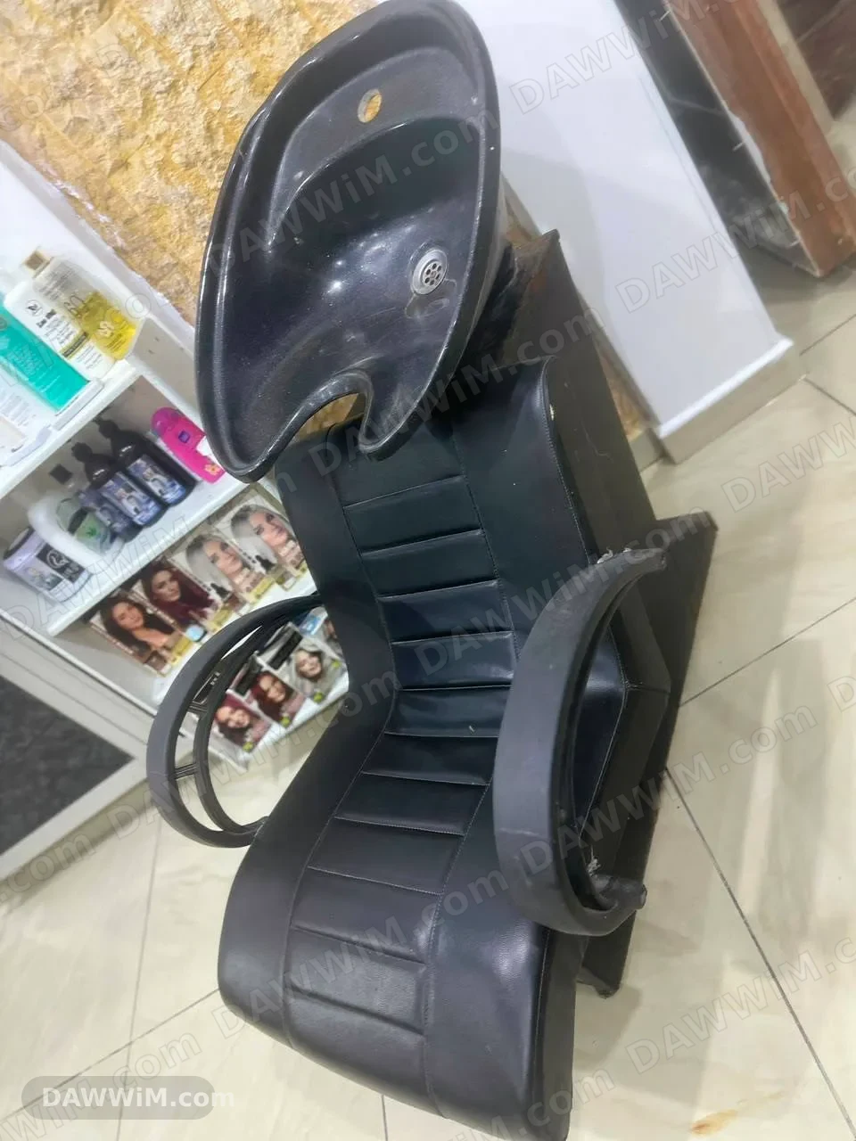 بيع عدة قطع أثاث ومستلزمات منزلية متنوعة