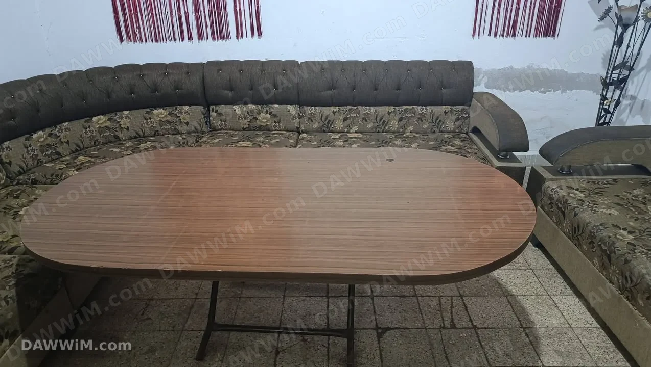طاولة طعام خشبية للبيع