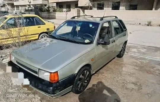 سيارة فيات موديل 1992 للبيع