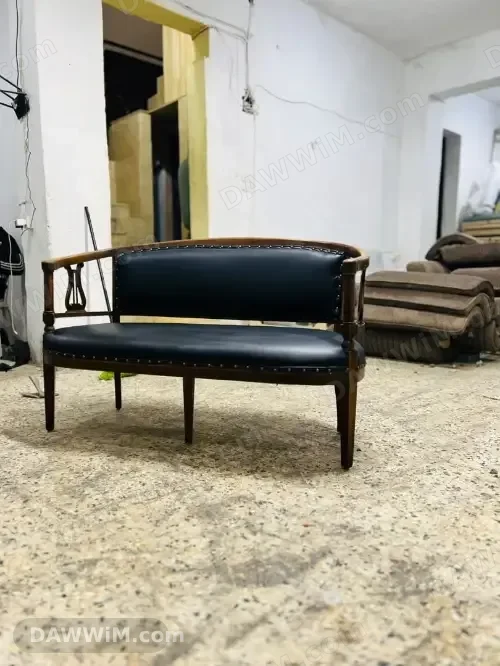 مقاعد ثنائية جلد