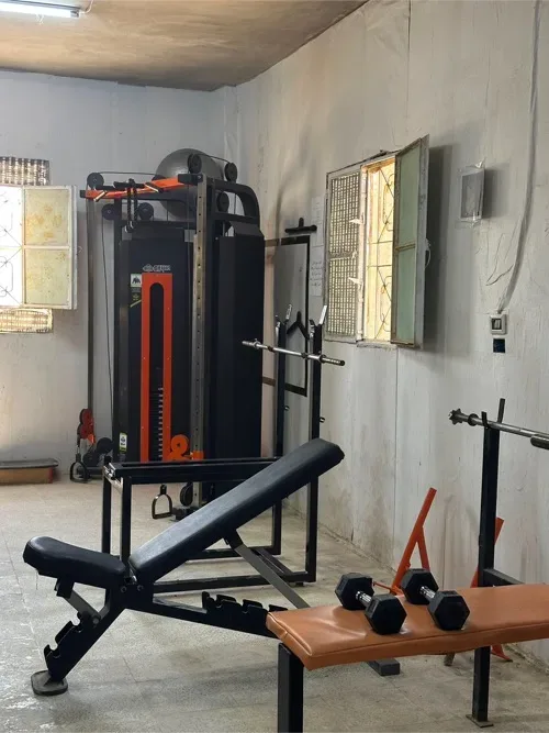 بيع أجهزة نادي حديد مستعملة بحالة ممتازة