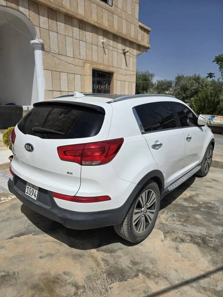 شقة للبيع بإكساء ملكي وإطلالة بانورامية في شرقي ركن الدين - دمشق