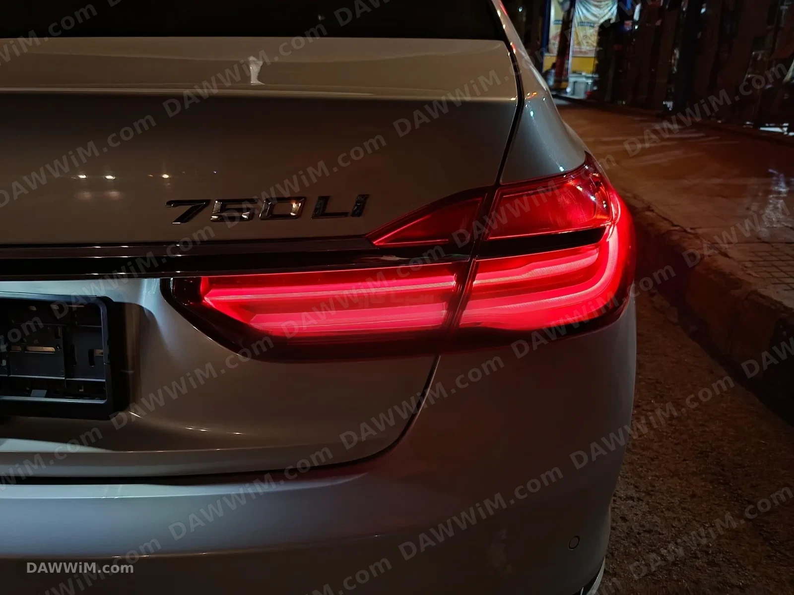 سيارة بي إم دبليو الفئة السابعة 750Li xDrive موديل 2016