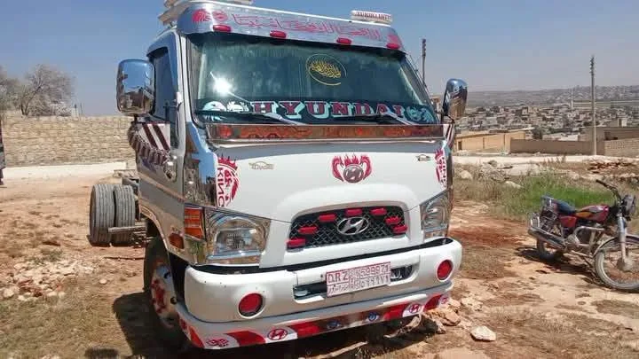 للبيع شاحنة هيونداي 92 بحالة جيدة ومعدلة