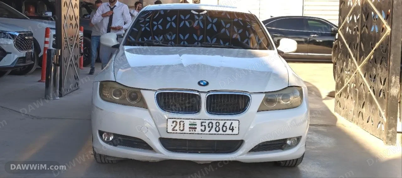 سيارة BMW 325 موديل 2011