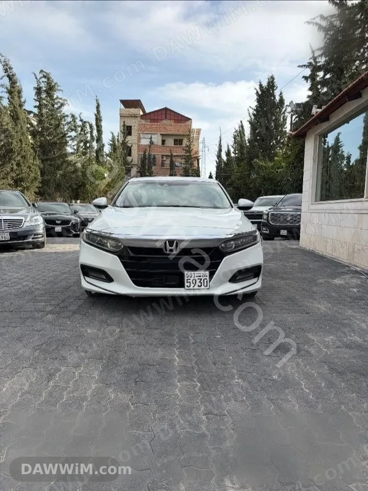 للبيع سيارة هونداي اكورد 2019