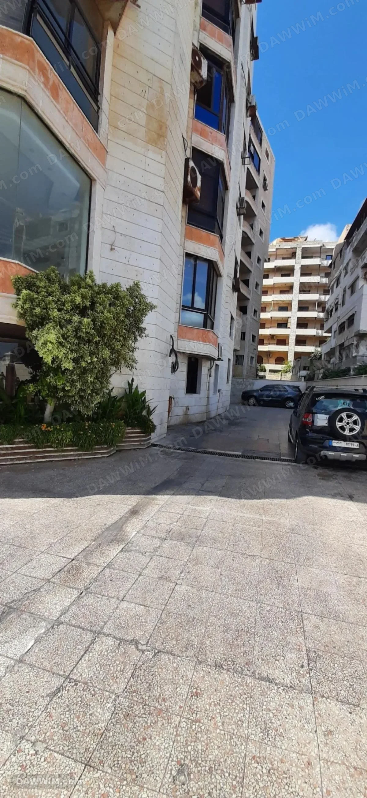 شقة سكنية مميزة للبيع بمساحة 320 متر في مركز اللاذقية