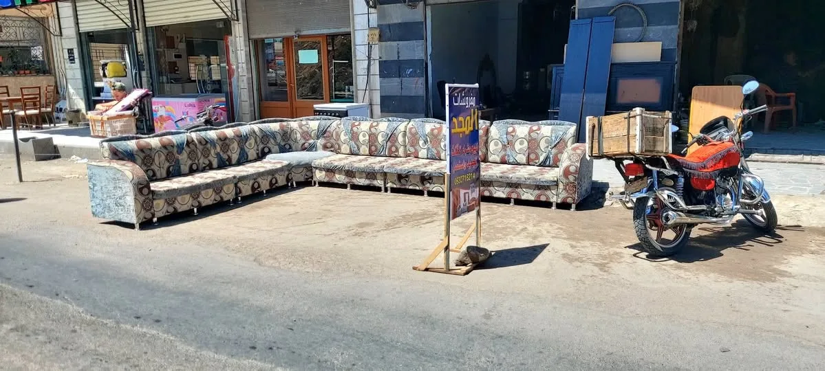 ديوانية 11 شخص بحالة ممتازة مع صناديق تخزين