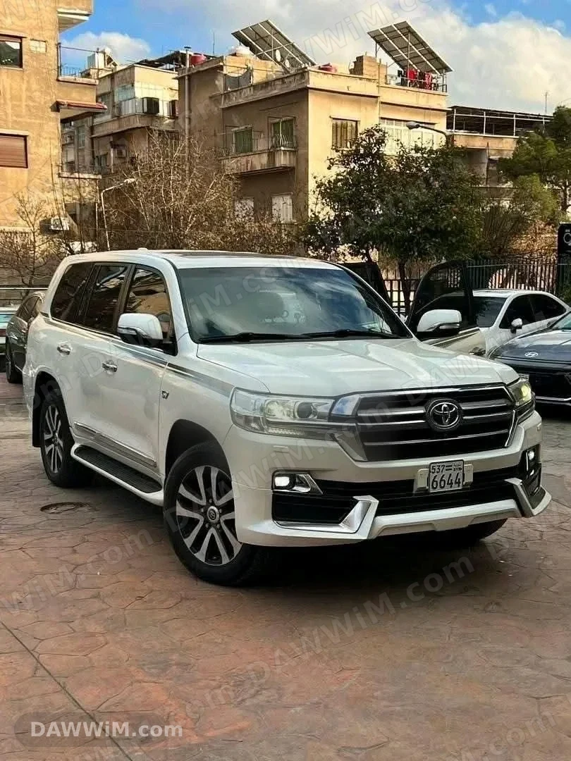 تويوتا لاند كروزر VXR موديل 2016 للبيع