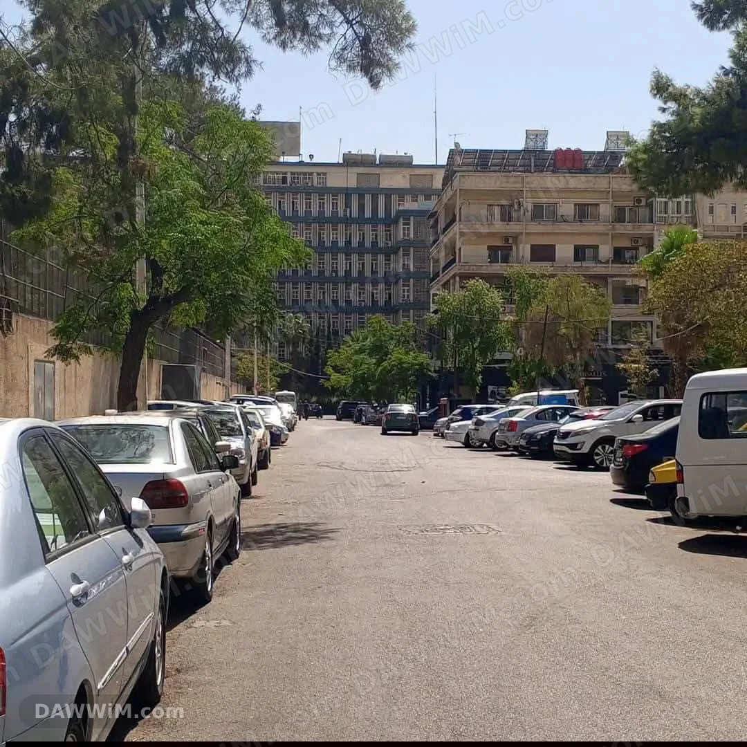 بيت للبيع في أبو رمانة قرب حديقة الجاحظ