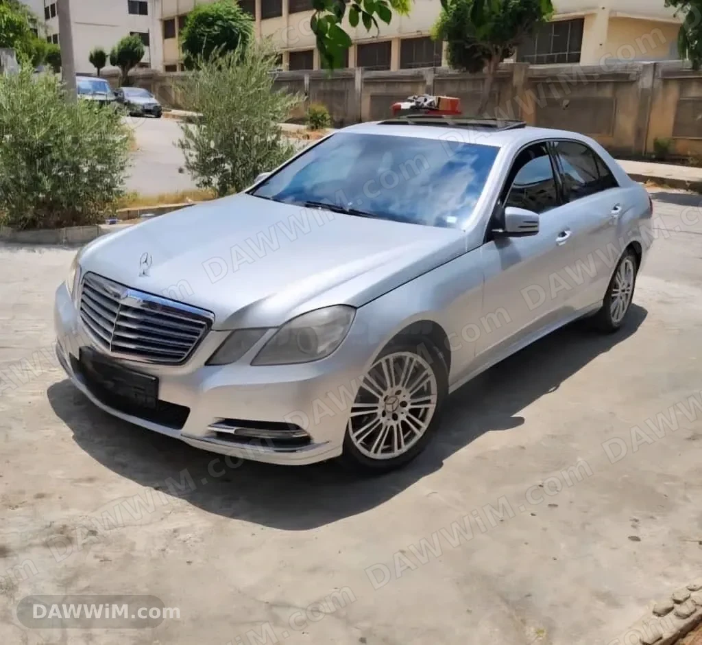 سيارة مرسيدس بنز E300 موديل 2011