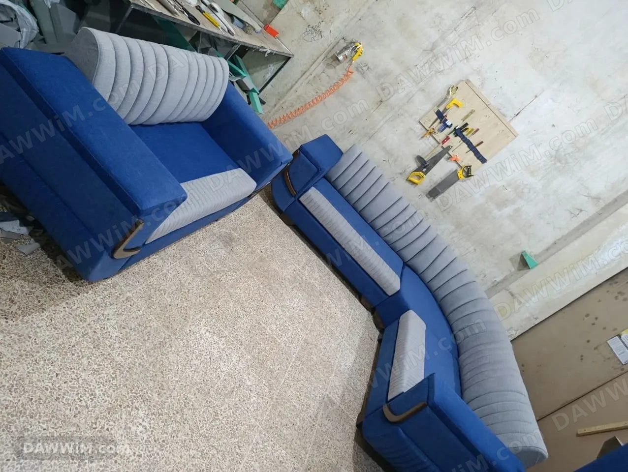 طقم كنب لف بتصميم مميز من معرض يزن