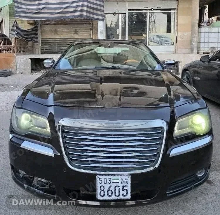 كرايسلر 300C موديل 2012 للبيع