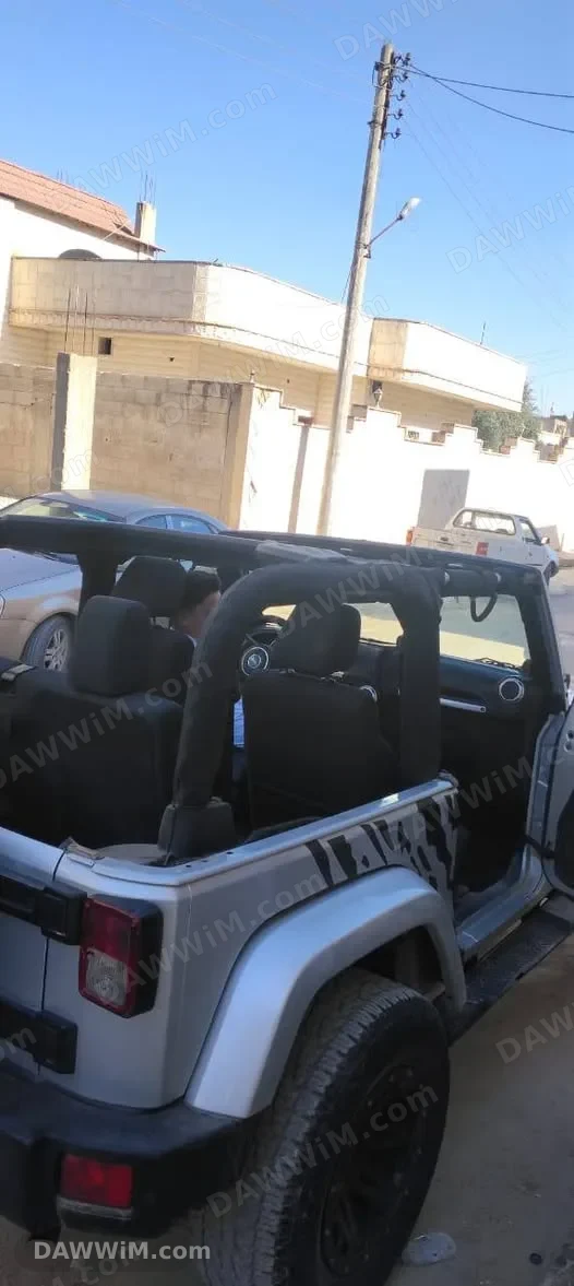 جيب رانجلر 2011 للبيع