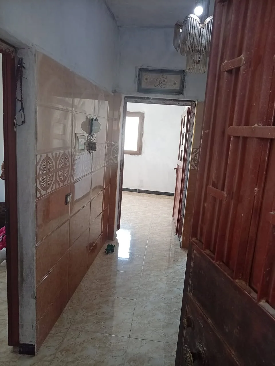 شقة للبيع في الحسكة الصالحية، طابق ثاني، زاوية على شارعين
