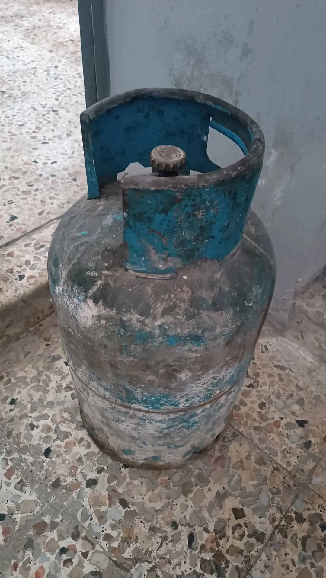 أسطوانة غاز للبيع