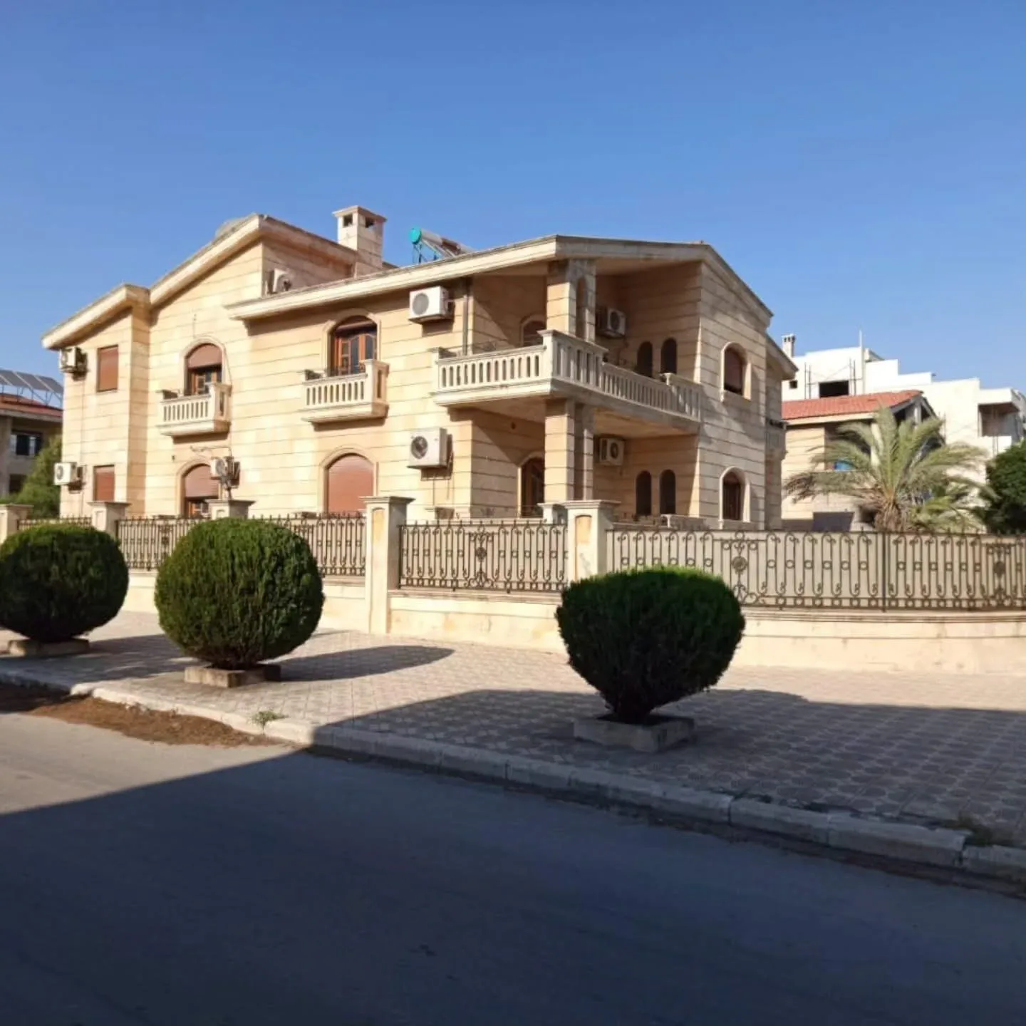فيلا للبيع بمساحة 840 م² في الحمدانية - حلب