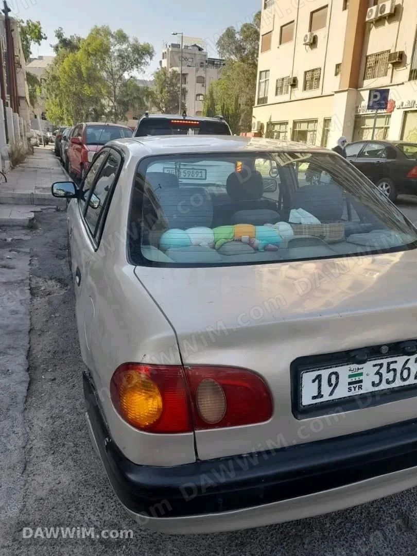 تويوتا كورولا 2002 للبيع