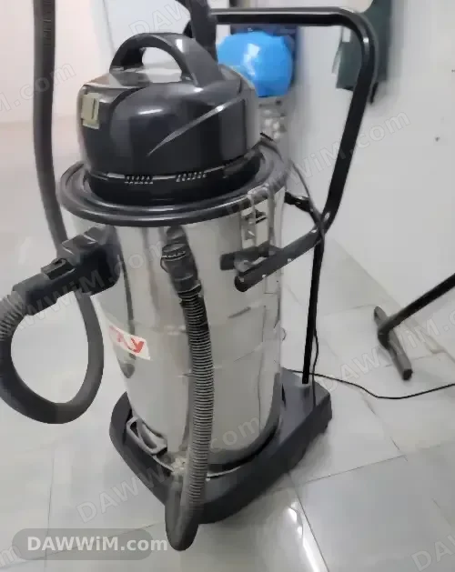 مكنسة كهربائية لغسيل السجاد والسيارات
