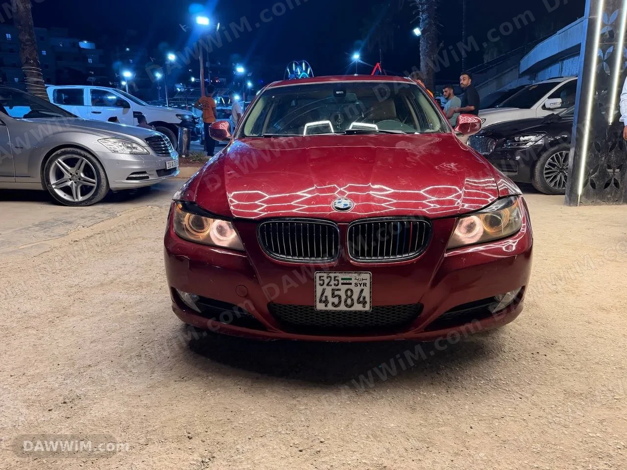 سيارة BMW 320 موديل 2011 للبيع