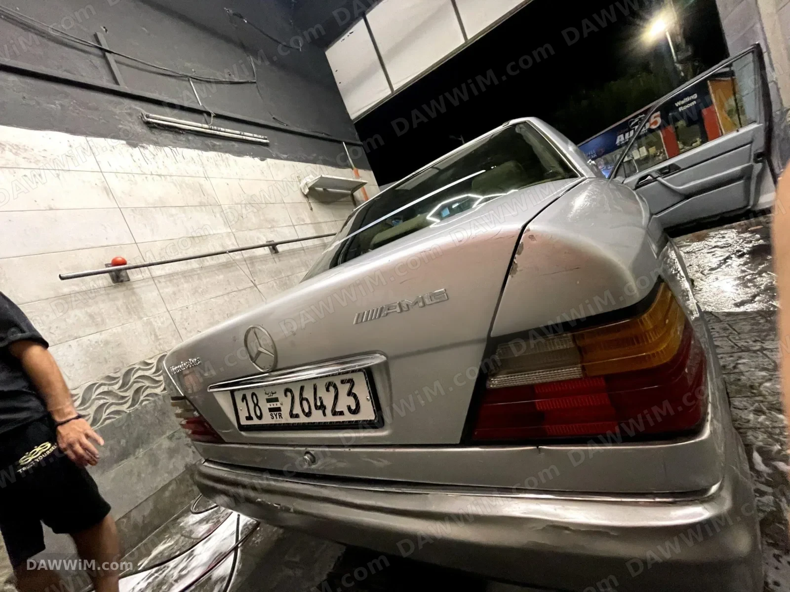 مرسيدس E220 موديل 1993 مستعملة للبيع