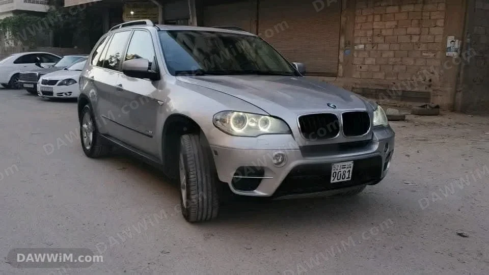 سيارة بي ام دبليو X5 موديل 2012 للبيع