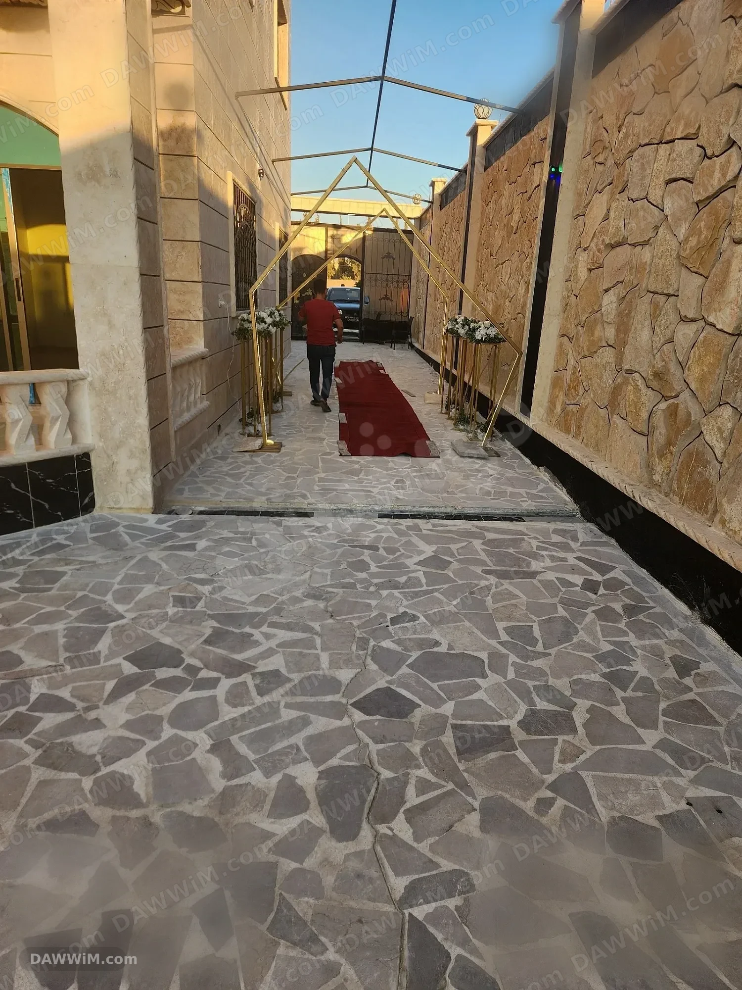 فيلا للبيع بحماة 1000 م² مع مسبح وطاقة شمسية