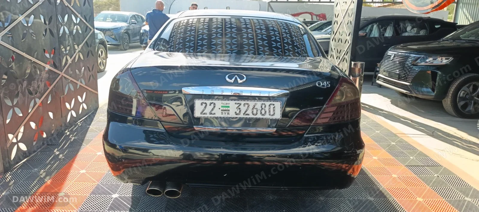 سيارة إنفينيتي Q45 موديل 2005 للبيع