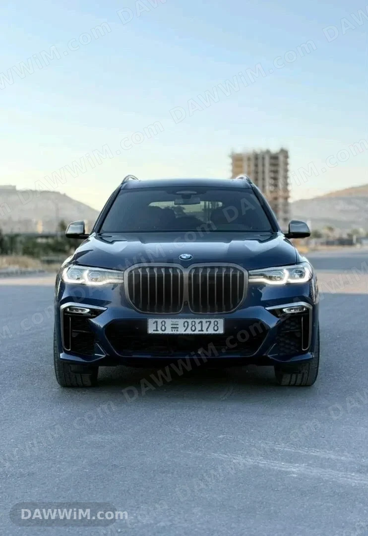 سيارة بي ام دبليو BMW X7 موديل 2022