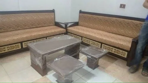 3 صوفايات تقال مع طاولات بللور