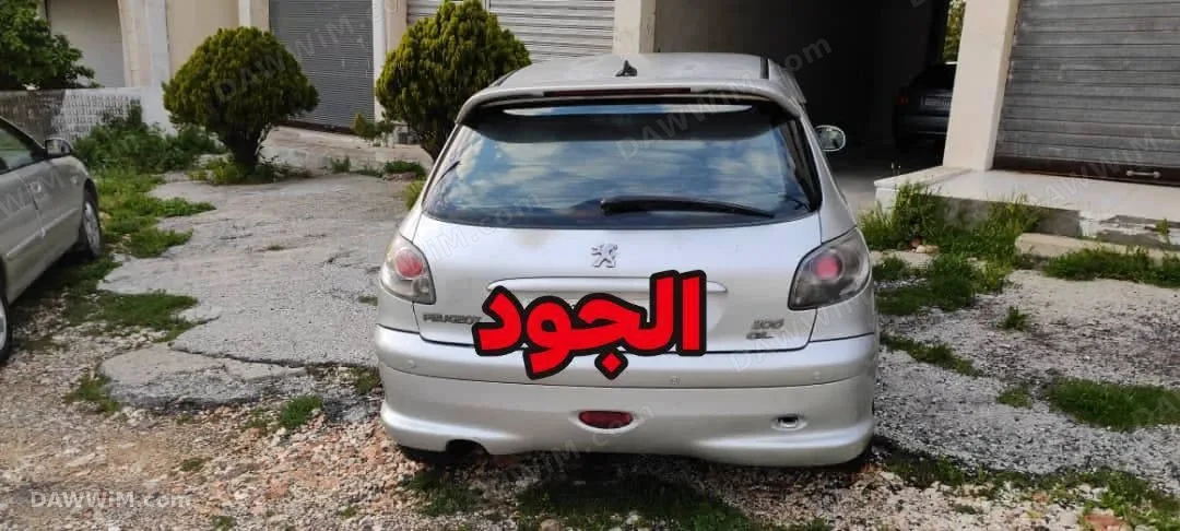 سيارة بيجو 206 للبيع