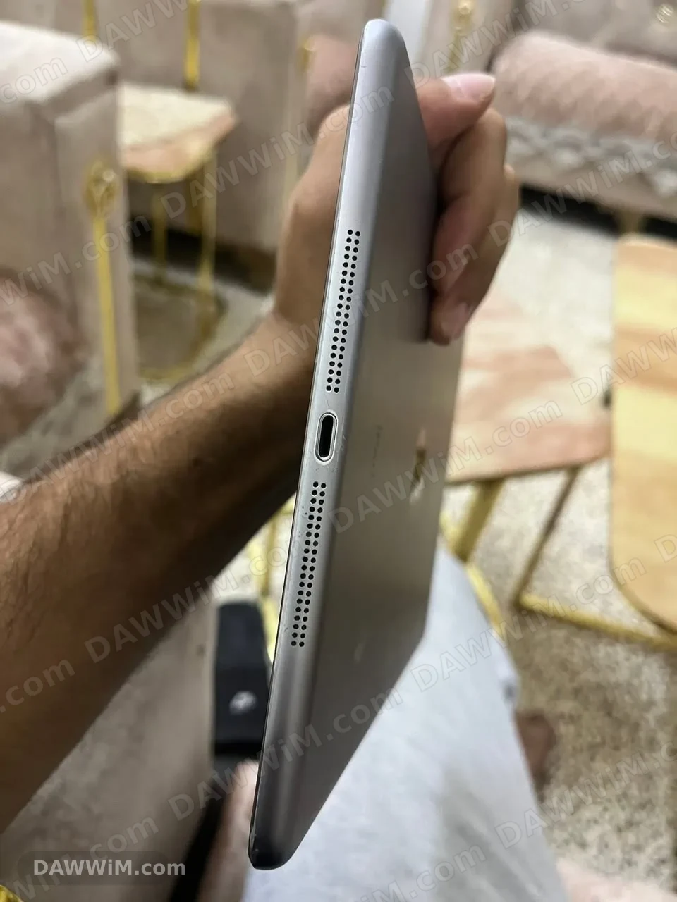 آيباد (iPad) بحالة ممتازة مع الكرتونة