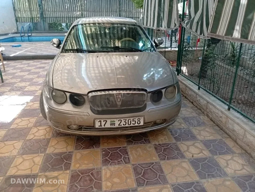 سيارة لاند روفر 2002 بحالة جيدة