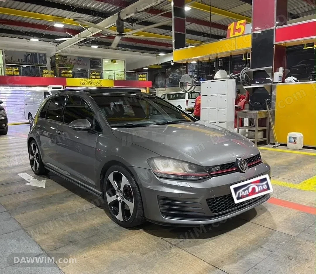 فولكس فاكن غولف GTI مستعملة موديل 2016