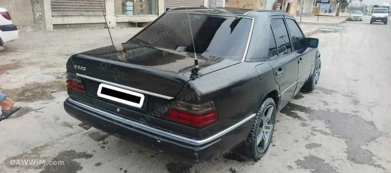 مرسيدس E300 موديل 1993