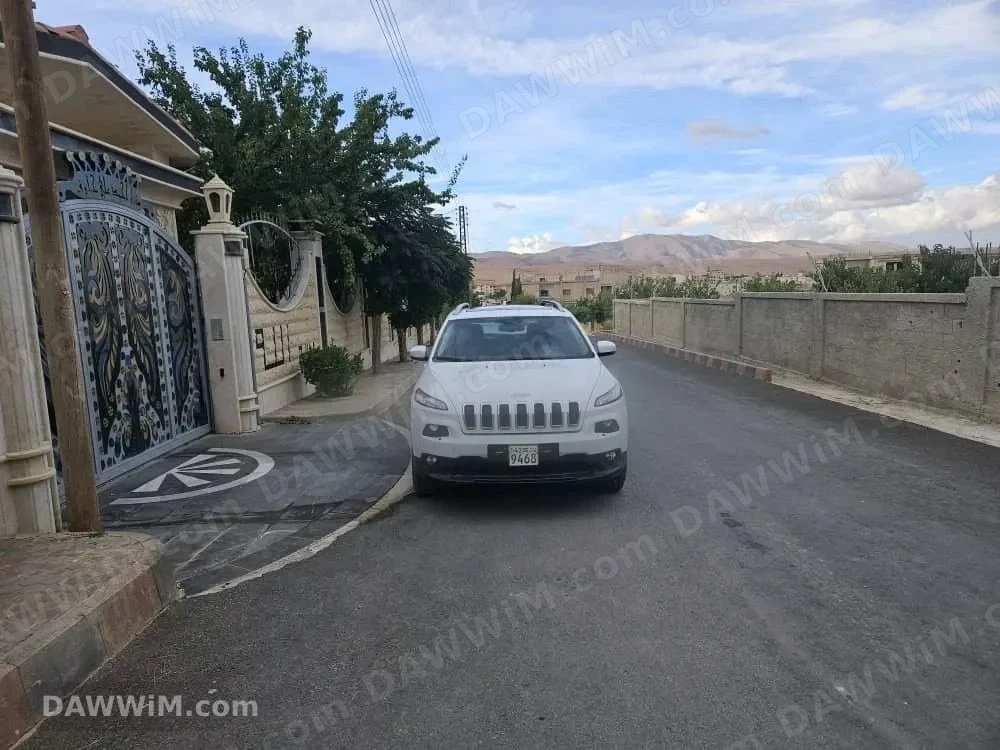 جيب شيروكي 2017 للبيع