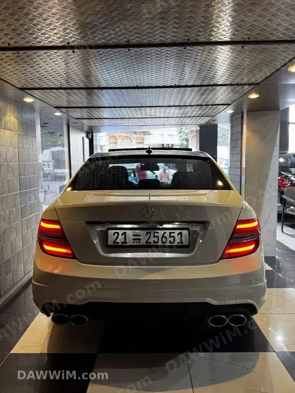 مرسيدس بنز C200 موديل 2012 للبيع