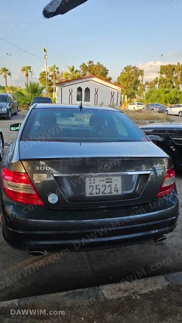 مرسيدس بينز C 300 موديل 2011
