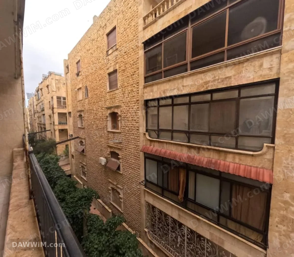 شقة سكنية فاخرة للبيع في حي جمعية الزهراء القديمة