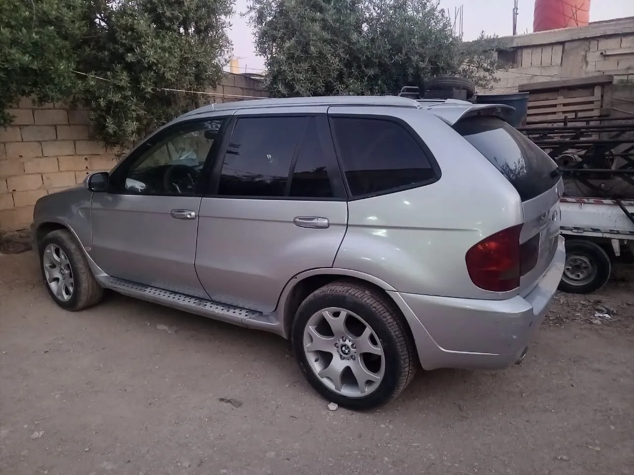سيارة BMW X5 موديل 2008 للبيع
