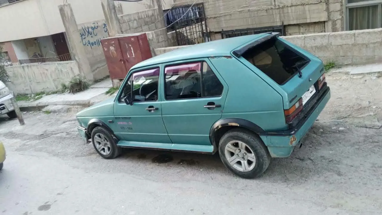فولكسفاغن غولف موديل 1976 للبيع