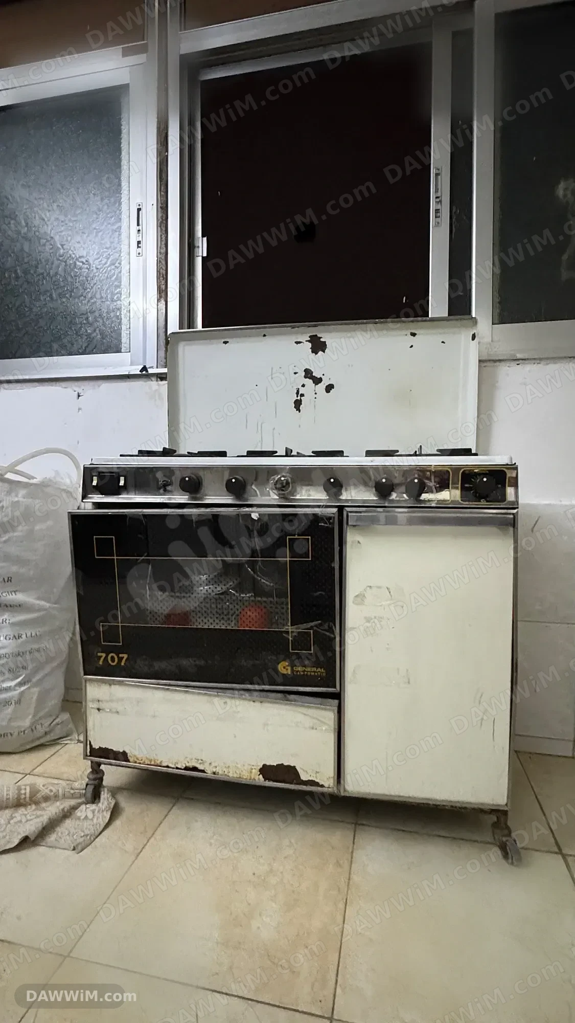 فرن غاز ٦ رؤوس ٩٠ سم مستعمل بحاجة إصلاح