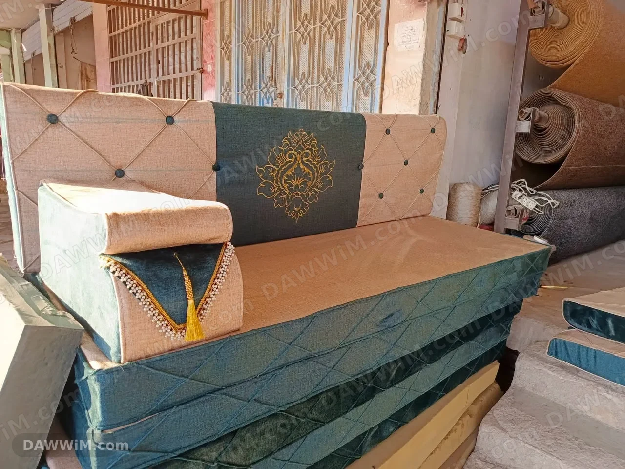 أثاث ومفروشات من معرض أبو العبد