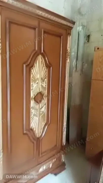 غرفة نوم زان ومعاكس