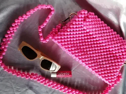 حقيبة لولو وردية لون صيفي بامتياز