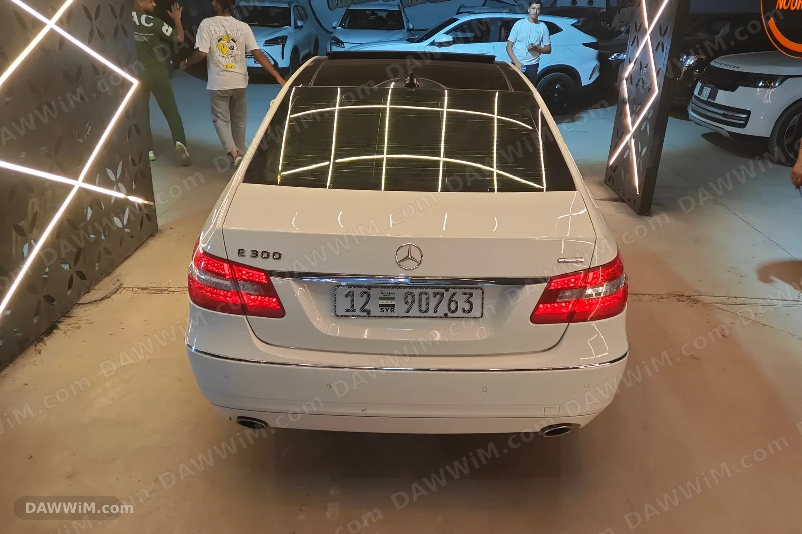 سيارة مرسيدس E300 موديل 2012 للبيع