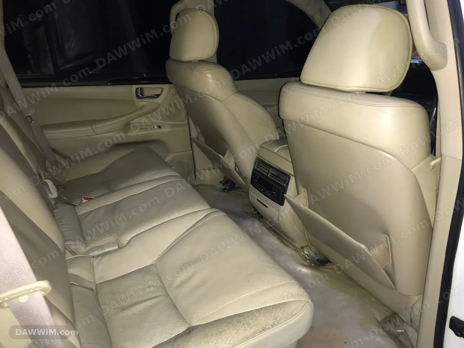 لكزس LX570 موديل 2011 للبيع